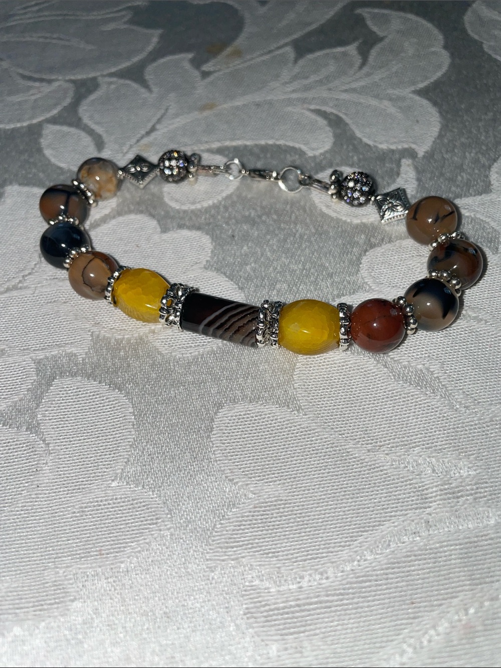 7.5” Elegant Multi-Color Stone beaded bracelet - Picture 4 of 9